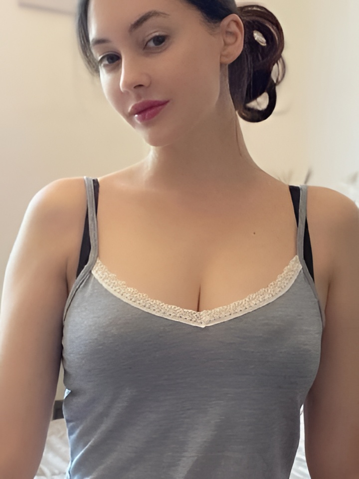 Эсмеральда привлекальеная девушка из Нижнекамска цена от 4000 руб