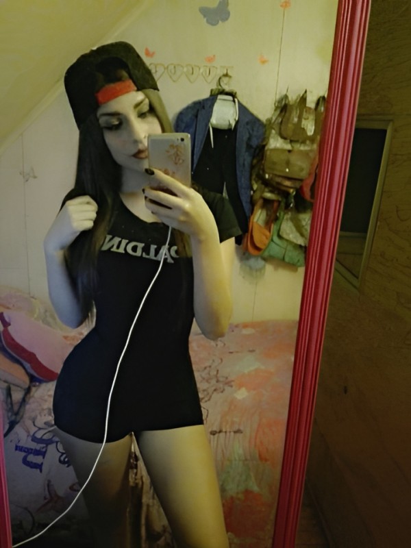 Рената привлекательная девушка из Нижнекамска цена от 10000 руб