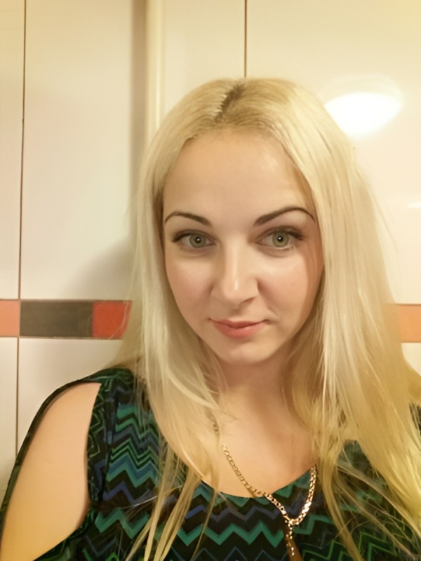 София привлекательная девушка из Нижнекамска цена от 2500 руб