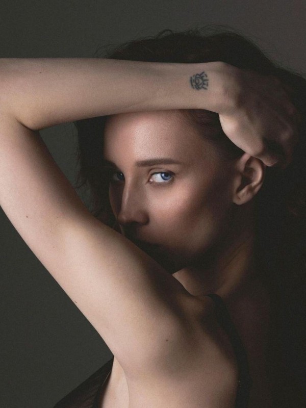 Александра привлекательная девушка из Нижнекамска цена от 10000 руб